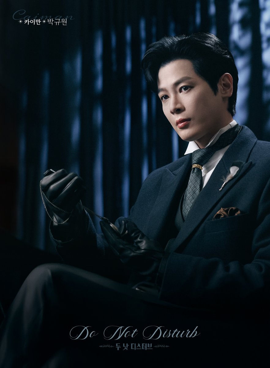 kontentz's tweet photo. [#두낫디스터브] 

𝑴𝒖𝒔𝒊𝒄𝒂𝒍
𝑫𝒐 𝑵𝒐𝒕 𝑫𝒊𝒔𝒕𝒖𝒓𝒃

프로필 사진 공개🛎

카이만 I #박규원

"제 방에선 오직 나만 생각하고 
나만 그리는 거예요"
_
2025.06.10 - 2025.08.31
NOL 서경스퀘어 스콘 1관
#Musical_DoNotDisturb https://t.co/vr2j4UAYPO