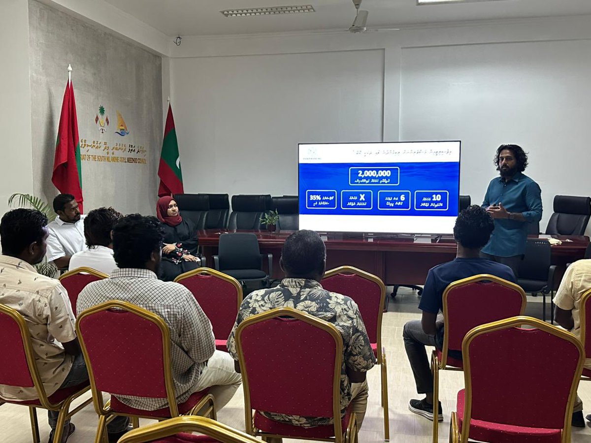 Ministry's RSW project management unit conducted information sessions in Dhaalu atoll, covering Kudahuvadhoo, Hulhudheli, Meedhoo &amp; Bandidhoo. 
The team also assisted with the ongoing applications and new applications of vessels from that region.
The IsDB and LLF supported