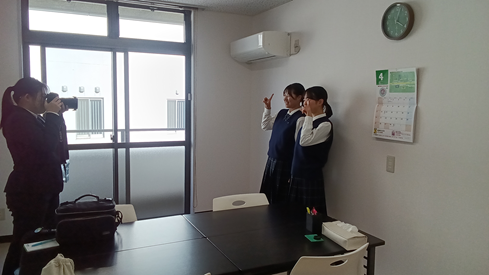 kunisakijuku's tweet photo. #市報くにさき の5月号(27頁)に #国高Infomation が掲載されています。
#国東高校 の情報を是非ご覧ください。
#国東夢道塾 ・塾生のコメントも掲載されています。
写真は5月号の撮影風景です。
https://t.co/2DtiwkzCe1
#国東市 #公設民営塾 #Birth47 https://t.co/gYqvnHSPYh
