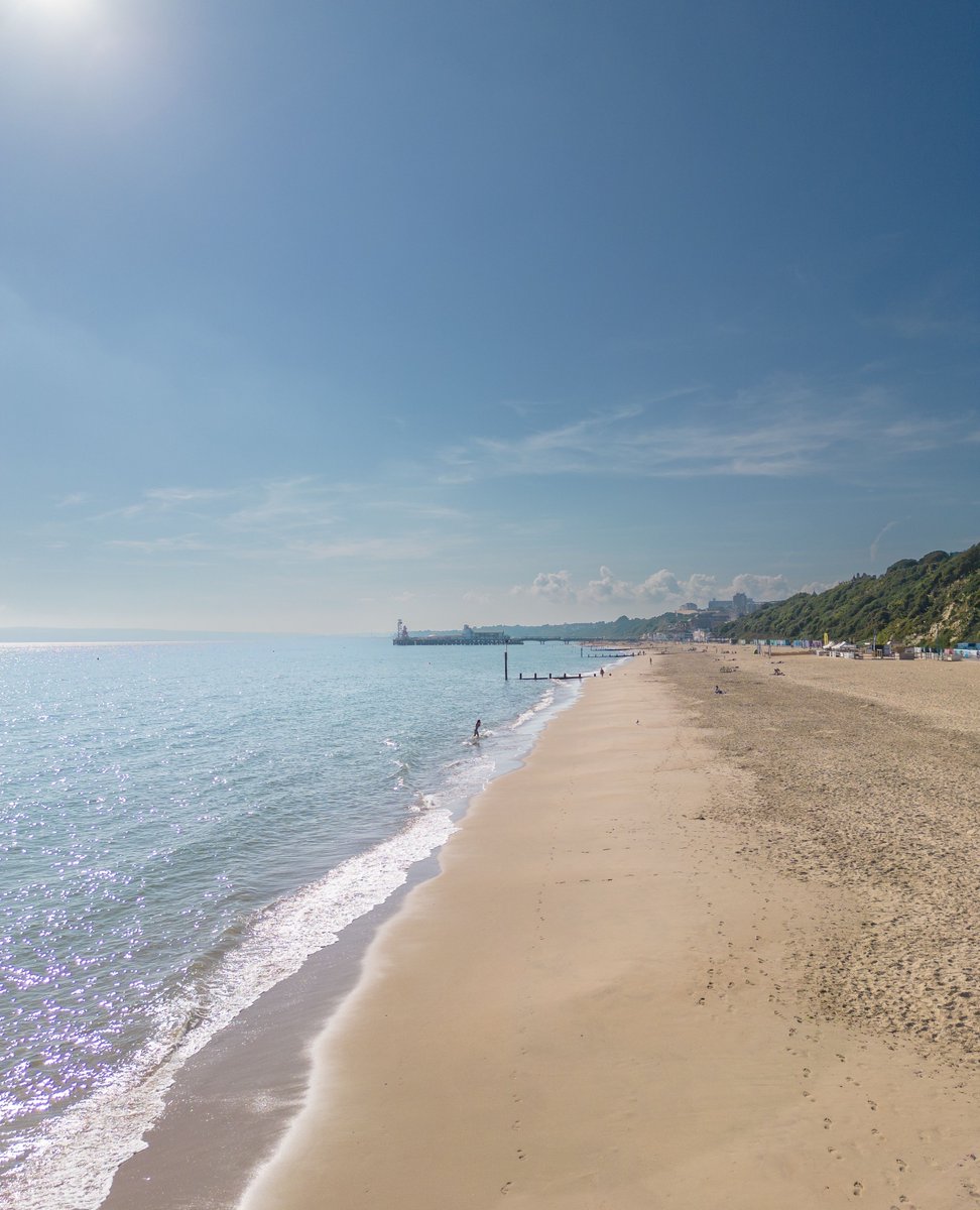 Looking for a beach escape that ticks all the boxes? Look no further than Bournemouth! 🌅🏖️ With stunning views, fantastic amenities and endless stretches of sandy shores, it's the ultimate beach lover's dream ☀️🌊 
⁠
Find inspiration of where to stay at bournemouth.co.uk/accommodation