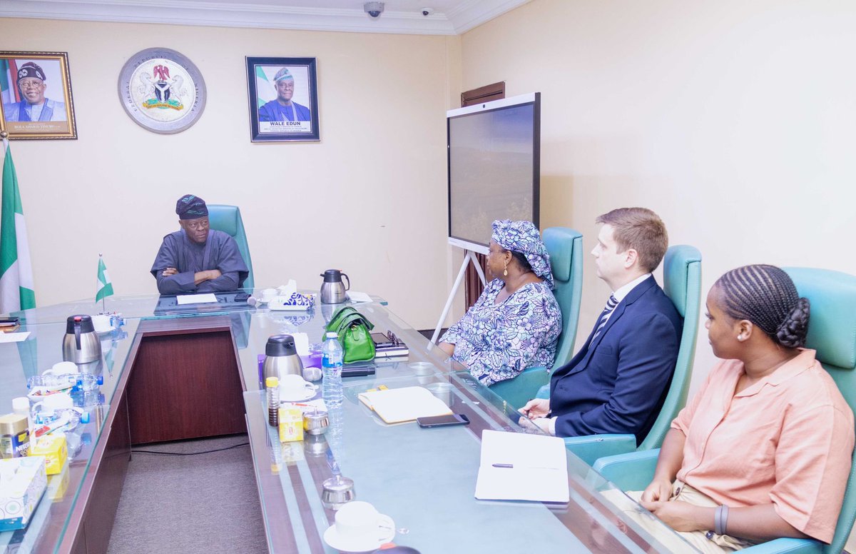 voiceofnigeria's tweet image. The Minister of Finance, Wale Edun, has welcomed Propcom+, a UK Aid-backed team led by Fadekemi Abiru, supporting Nigeria’s climate-smart, market-driven agriculture and economic reforms.

#NigeriaAgriculture #WaleEdun #PropcomPlus #ClimateResilience #UKAid