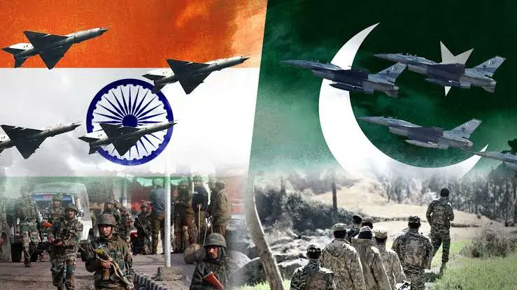 Pakistan Hava Kuvvetleri, sayısal üstünlük ve AEW&amp;C uçaklarının etkili operasyonel entegrasyonu,erken uyarı yeteneklerinde Hindistan'a göre üstünlüğe sahiptir. Özellikle, Saab Erieye AEW&amp;C'lerin modern radarları ve 2019 krizindeki performansları bu avantajı desteklemektedir.