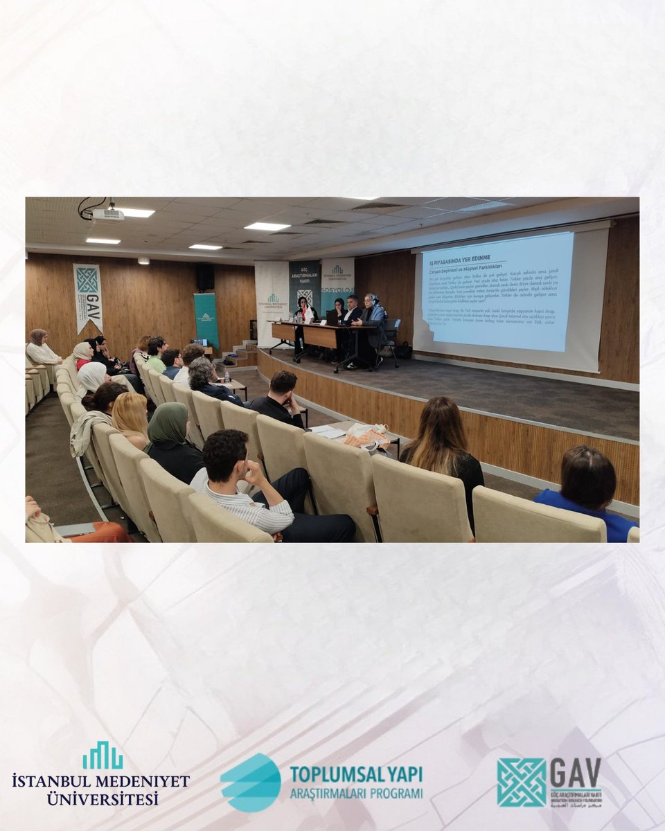 <a href="/alizaferus/">Ali Zafer SAĞIROĞLU</a> <a href="/birgul_demirtas/">Prof. Dr. Birgül Demirtaş</a> Programın “Suriyelilerin Türkiye’deki Durumu ve Geriye Göç” başlıklı ikinci oturumu, Doç. Dr. Ali Zafer Sağıroğlu başkanlığında başladı. Oturumda, Feyza Kargılı(<a href="/feyzakargl/">Feyza Kargılı</a>), Enise Özturna ve Dr. Öğr. Üyesi Merve Armağan Boğatekin, göçmen esnafların entegrasyon süreçlerinden