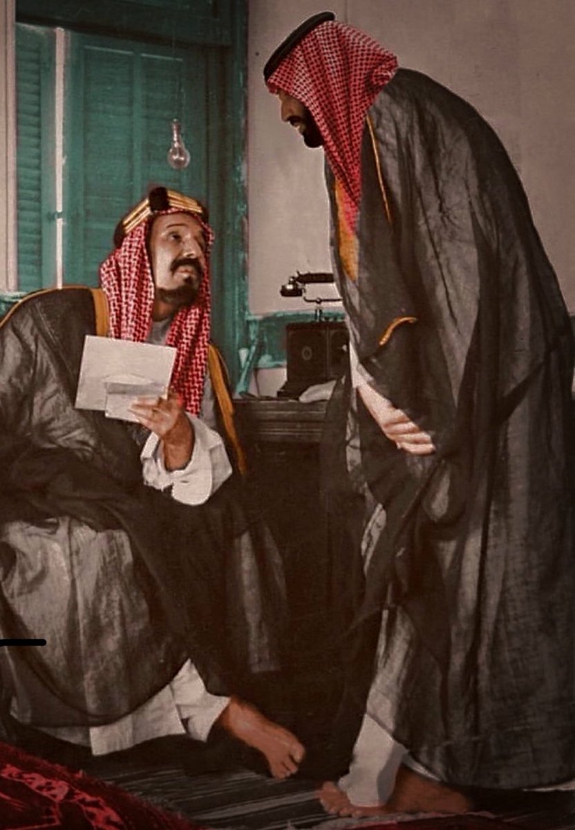 كن "المؤسس" جا على شكل إعاده
نفس الفكر نفس الشكل نفس الأجسام
والله جمع لك بين ملك وعقاده
وشعب تحيزم فيك وأنت أطلق حزام 

#محمد_بن_سلمان 🇸🇦🇸🇦🇸🇦