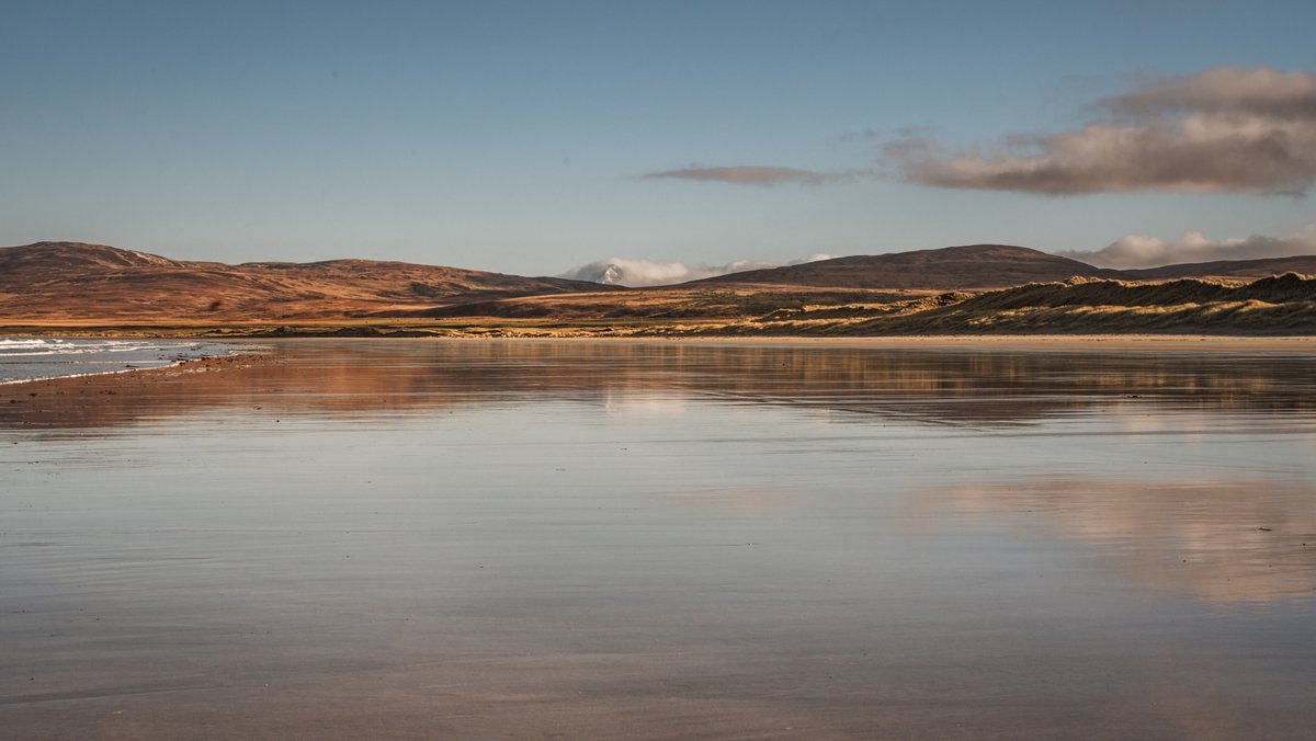 🧳 We’re packing our bags for the islands again ⛴️

From 26th May we'll be launching a six-week consultation period enabling local people across Islay, Jura, Colonsay, Ross of Mull and Iona to have their say on our plans for the proposed MachairWind offshore windfarm.

To find