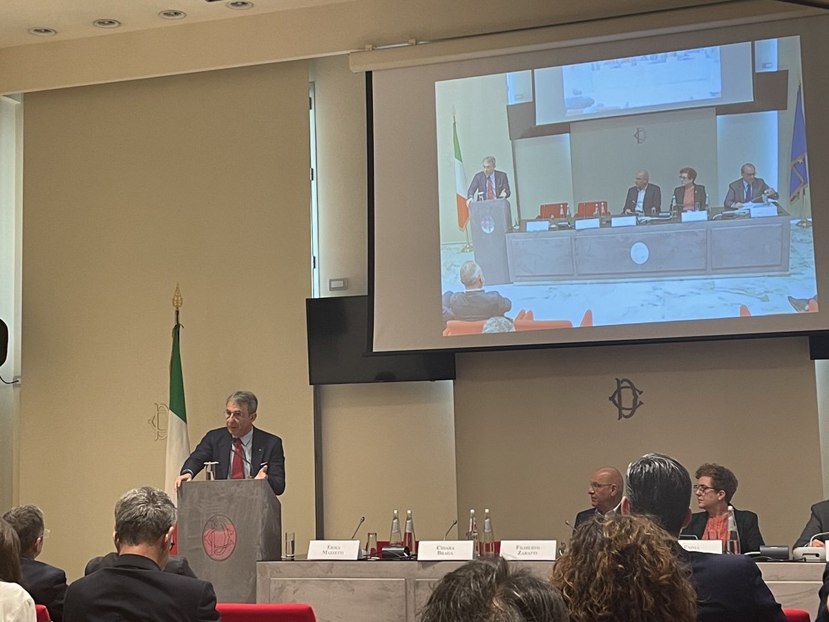 La #sfidaambientale dei #pneumatici fuori uso <a href="/SergioCosta_Gen/">Sergio Costa</a> propone l'avvio di un tavolo tecnico  con il <a href="/MASE_IT/">Ministero Ambiente e Sicurezza Energetica</a>  canaleenergia.com/rubriche/econo… <a href="/Ecopneus/">Ecopneus</a> <a href="/greentirepfu/">Greentire</a>