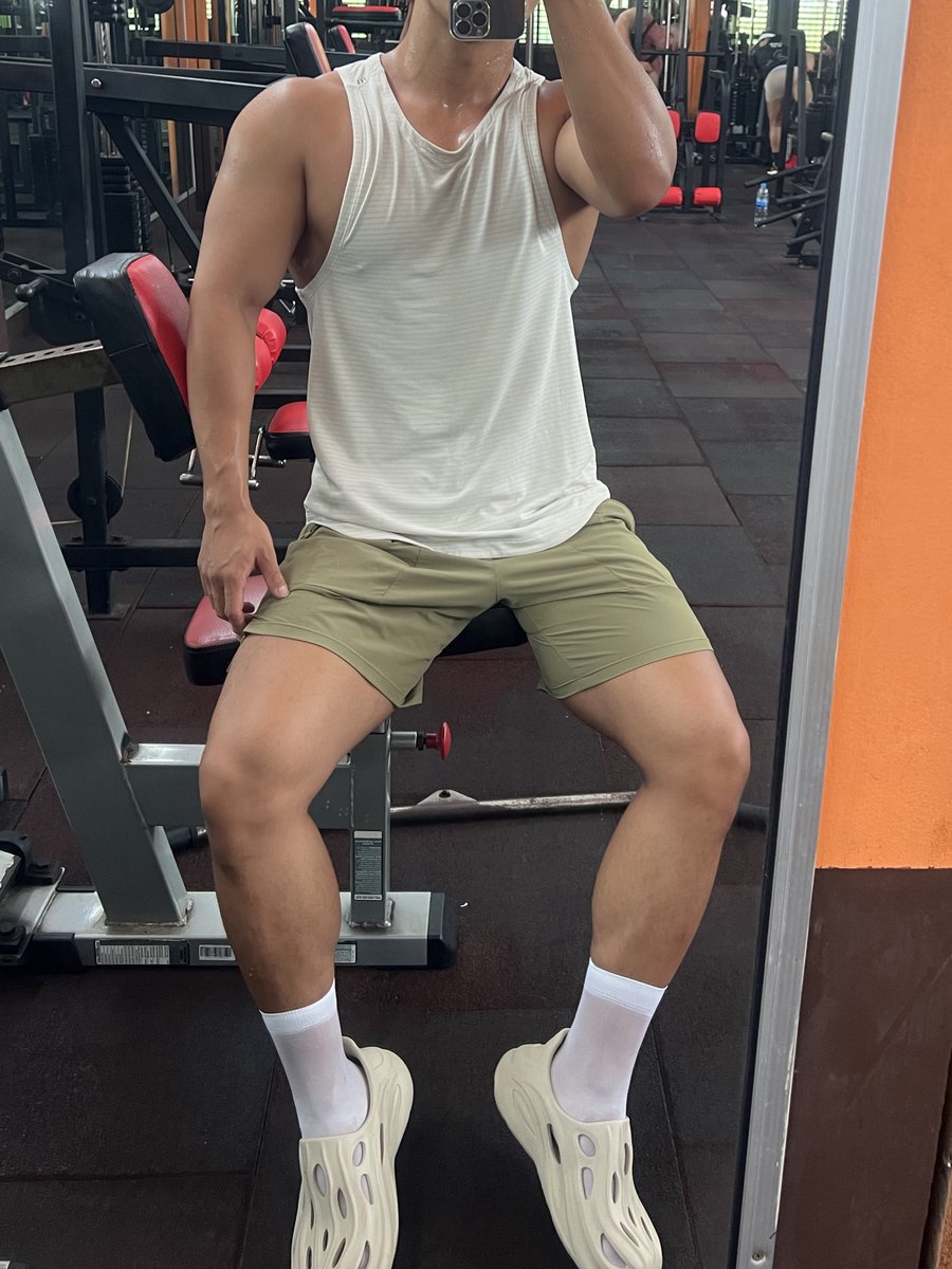 白袜男孩儿