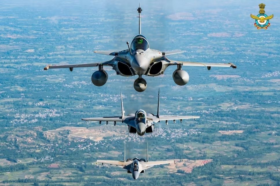 MagicNifty's tweet image. #Prediction2 

#India Should Keep Close Watch On The Borders Of North Sides After 11 th May 
To 19th May 

Strong Defence From Our Side Will Counter Upcoming AIR Attack  oF Pakistan !

Expecting A counter Attack From #Atankis Pak from Northside in Between 11th -19th may 🙏…