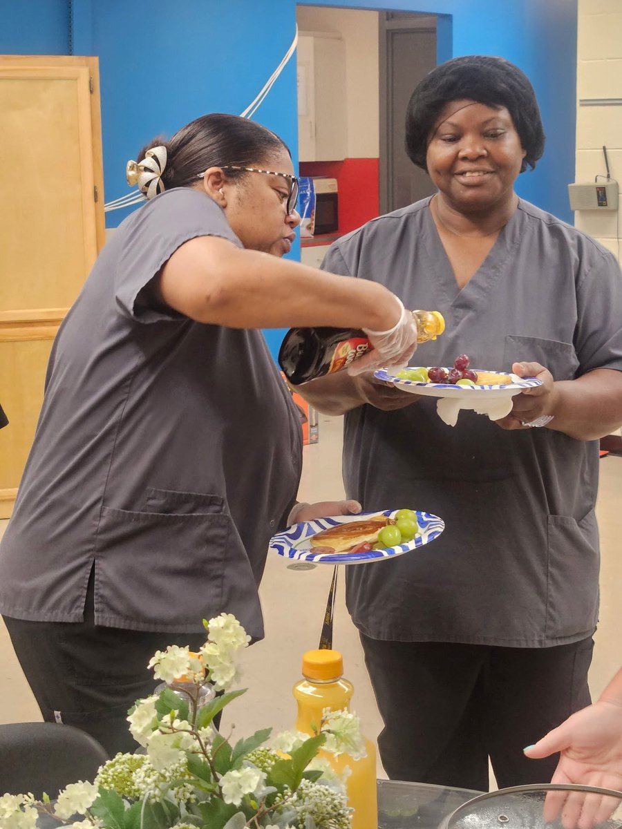 North Parkway Middle (@npmspanthers) on Twitter photo Teachers Appreciation Week at North Parkway has been GREAT so far! The staff enjoyed a potato fiesta on Monday and breakfast and sweet treats on Tuesday! Lead with LOVE! We would like to give a HUGE thanks to our commUNITY stakeholders! <a href="/suptking/">Marlon D. King</a> <a href="/JMCSchools/">Jackson-Madison County Schools</a> <a href="/DrShemon/">Dr. Shemon Reaves</a> Teachers Appreciation Week at North Parkway has been GREAT so far! The staff enjoyed a potato fiesta on Monday and breakfast and sweet treats on Tuesday! Lead with LOVE! We would like to give a HUGE thanks to our commUNITY stakeholders! <a href="/suptking/">Marlon D. King</a> <a href="/JMCSchools/">Jackson-Madison County Schools</a> <a href="/DrShemon/">Dr. Shemon Reaves</a>