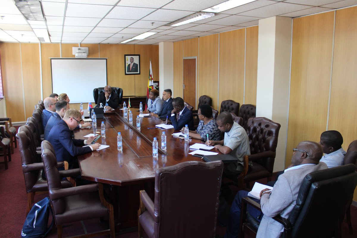 HChitando16040's tweet photo. The NRZ General Manager @RZinyanduko accompanied by the NRZ Board members and NRZ technical team managers is hosted by the Minister of Mines and Mining Development, in  investment meeting with the Russian TransMashHolding (TMH) delegation, today. https://t.co/IySSxoWc6Z