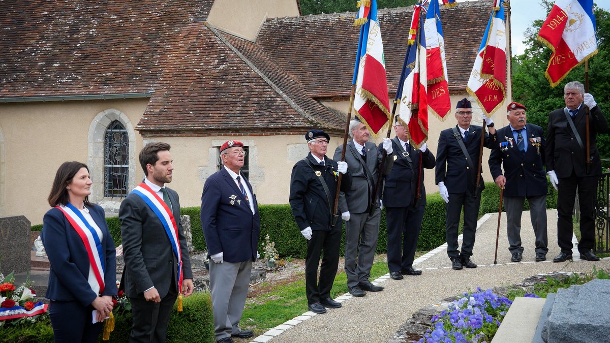 🇫🇷Lundi à Conflans-sur-Loing, j’ai assisté à l’hommage rendu à Jacques Massu, figure militaire marquante de la Seconde Guerre mondiale.

Cette cérémonie a également permis de dévoiler une plaque dans le cadre de la Route des Illustres, un projet touristique valorisant celles et