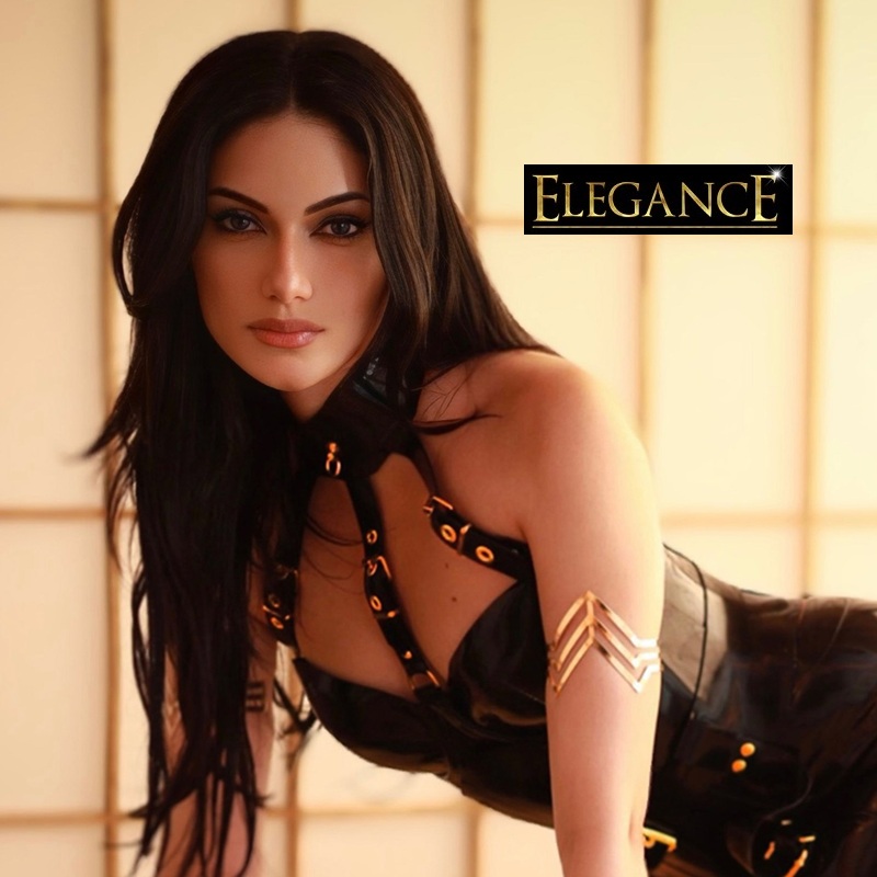Neu im #BDSM Studio: Miss Vixen Noir
Herzlich willkommen!
Mehr:bizarrstudio-elegance.de/de/team/miss-v…