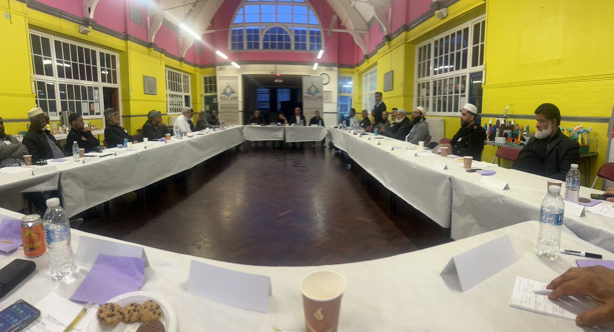 Feeling blessed to be among the trustees and Imams of North London Mosques for North London Council For Mosque meeting  #NLCoM . Partnerships and collaborations on amazing projects helping us to work for a brighter future.

Thanks to Hendon Mosque for their great hospitality.