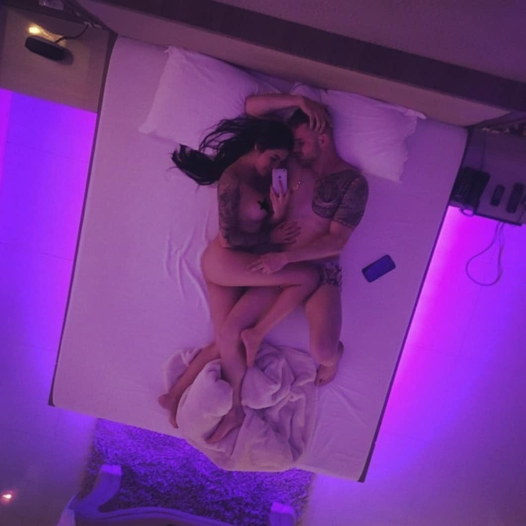 Dirty Mind Erotic 10K 😘 tweet media