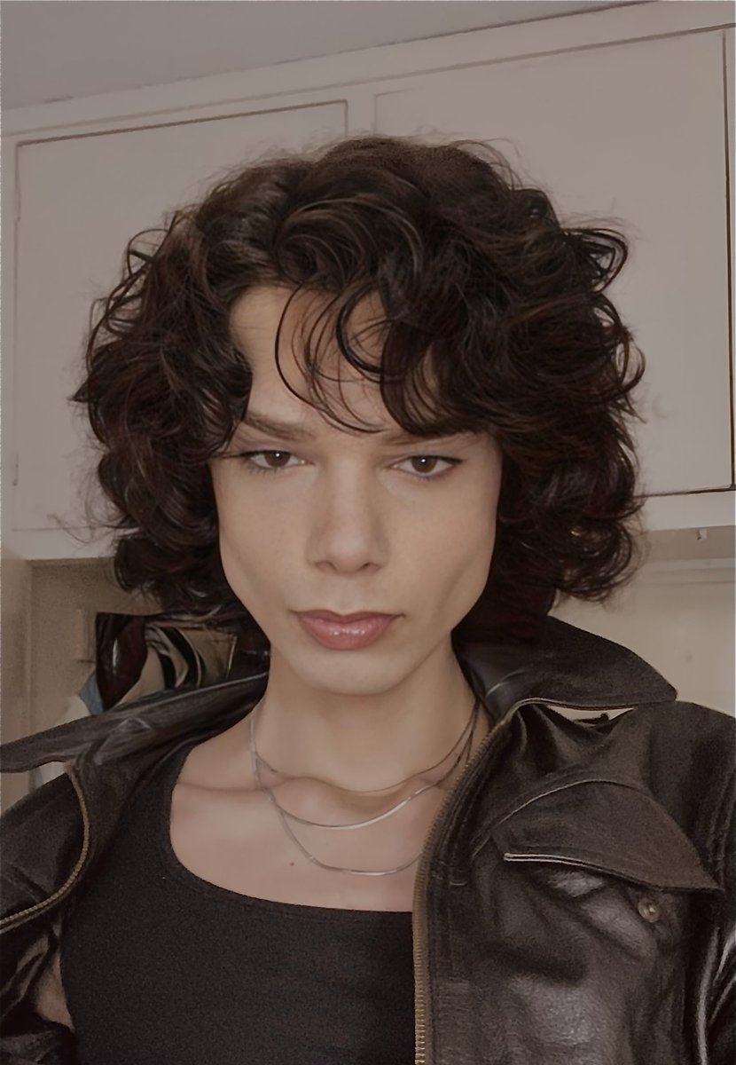 Fotoğrafı HD yaptım neye dönüştüm lan ben