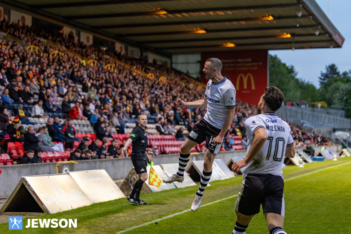 AyrUnitedFC's tweet photo. 🎶There's only ooone Jamie Murphy, one Jamie Murphy!

#WeAreUnited https://t.co/giy99coDu7