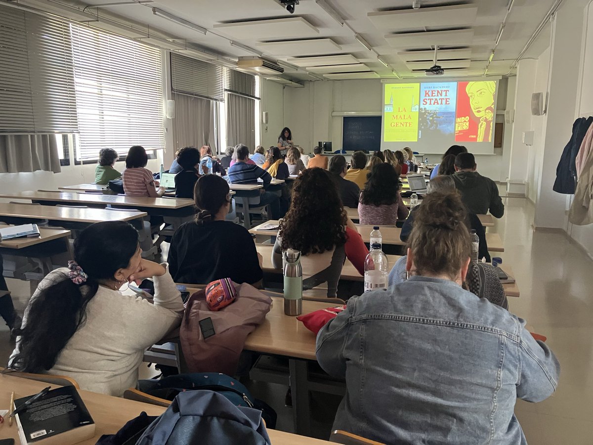 annarubior's tweet image. Avui, dia intens al curs de #PrescripcióLectora de la @FIMA_UB: ara tenim la @mterronova que ens parla de còmic. Quantes recomanacions, se’ns gira feina!