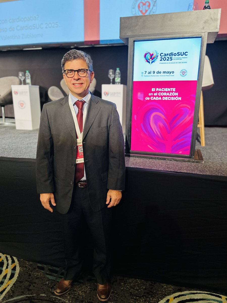 Florencia Maglione (@flor_maglione_) on Twitter photo Ya empezando CardioSUC 2025. <a href="/SUC_cardiologia/">Sociedad Uruguaya de Cardiología</a>
Su presidente el Dr. Ignacio Batista nos da la bienvenida ! Ya empezando CardioSUC 2025. <a href="/SUC_cardiologia/">Sociedad Uruguaya de Cardiología</a>
Su presidente el Dr. Ignacio Batista nos da la bienvenida !