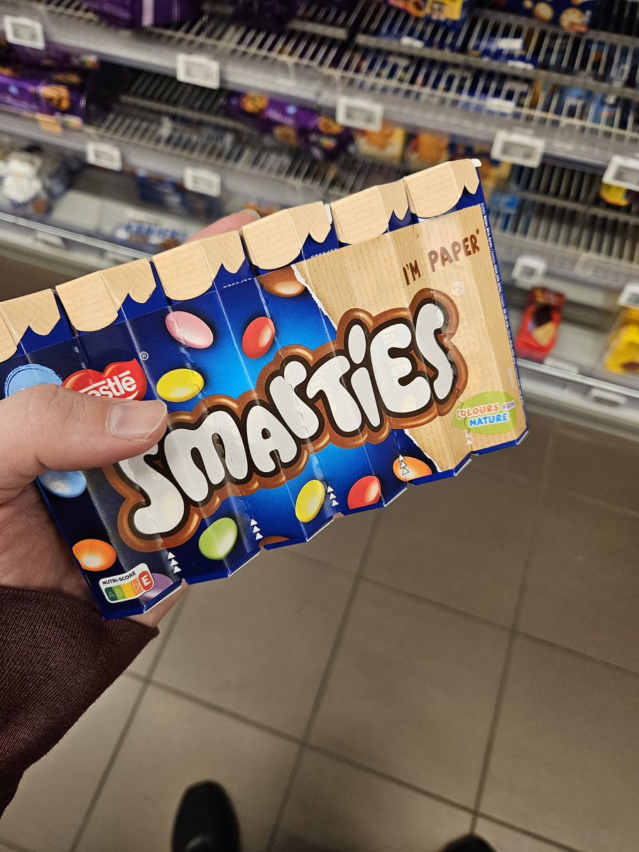 ArrowLabCEO's tweet image. My American mind could not comprehend this. Completely plastic free packaging and no dyes! Spotted during my business trip in The Netherlands.