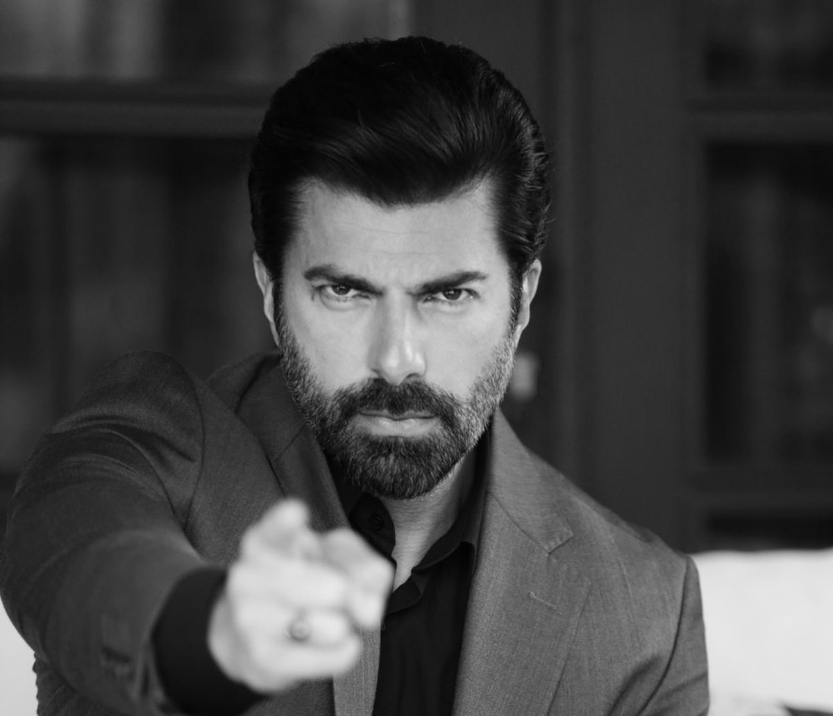 Sanat dünyasında parlayan bir yıldız, seni çok seviyoruz

Orhun #Orhun
CenkTorun #CenkTorun