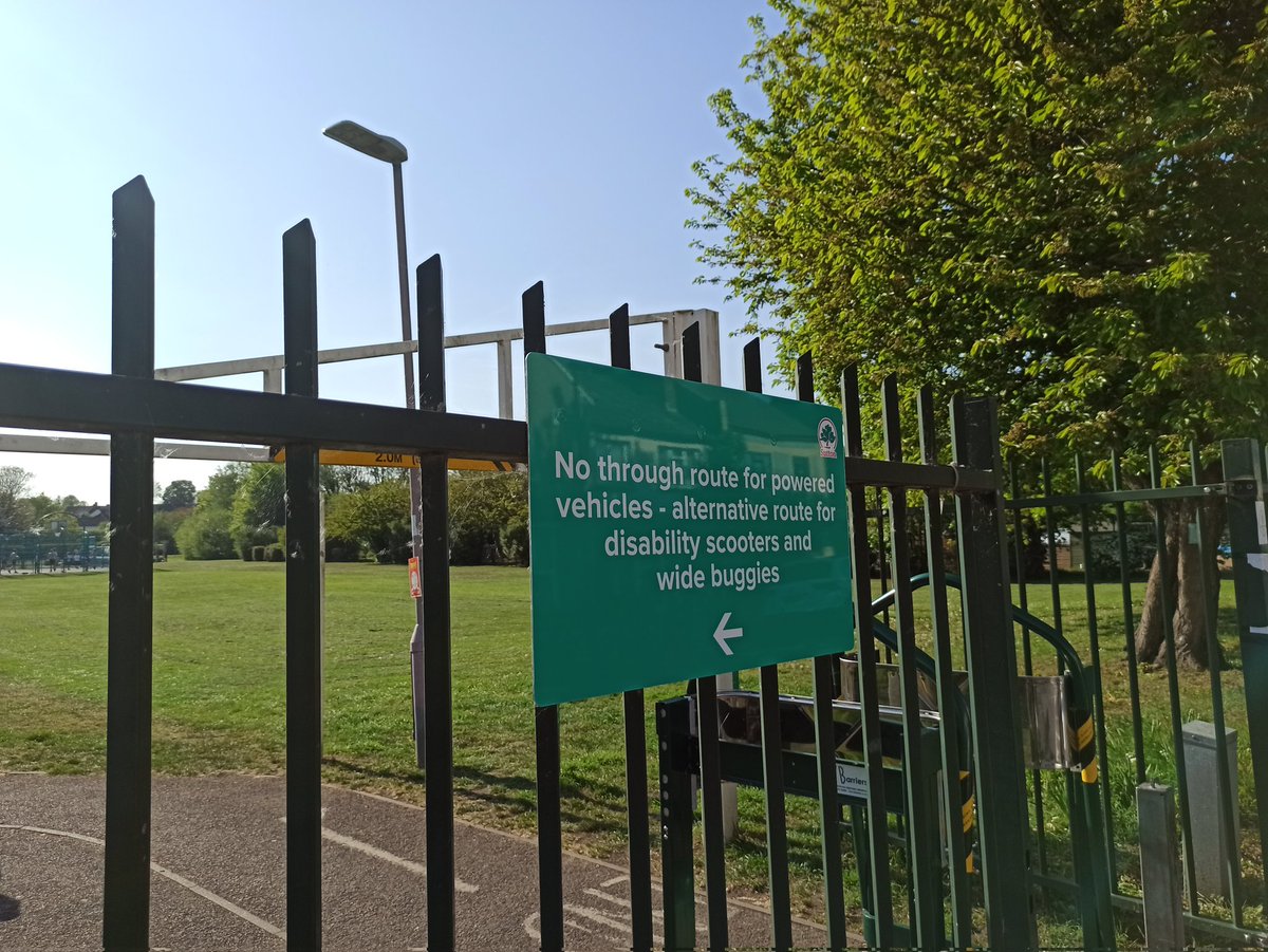 SuttonsBOGI's tweet image. Thanks to #Hackbridge Labour councillors for this little gem...

Same as the #Tories and #LibDems.

It's a #Barrier to voting!

#BashTheBarriers