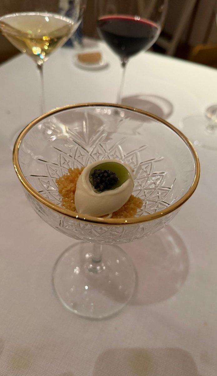 The White Room Amsterdam. 🕊️