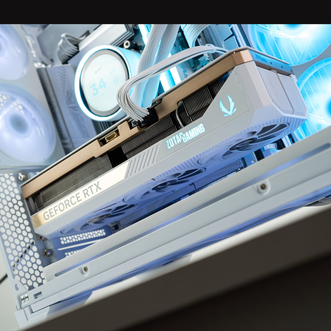 ZOTACFrance's tweet image. Époustouflant. Cette config nous a scotchés ! 🤍👼🥹

#ConfigPC #PCGaming #GamingFR #PCMR 
📸 emarque.co (IN)