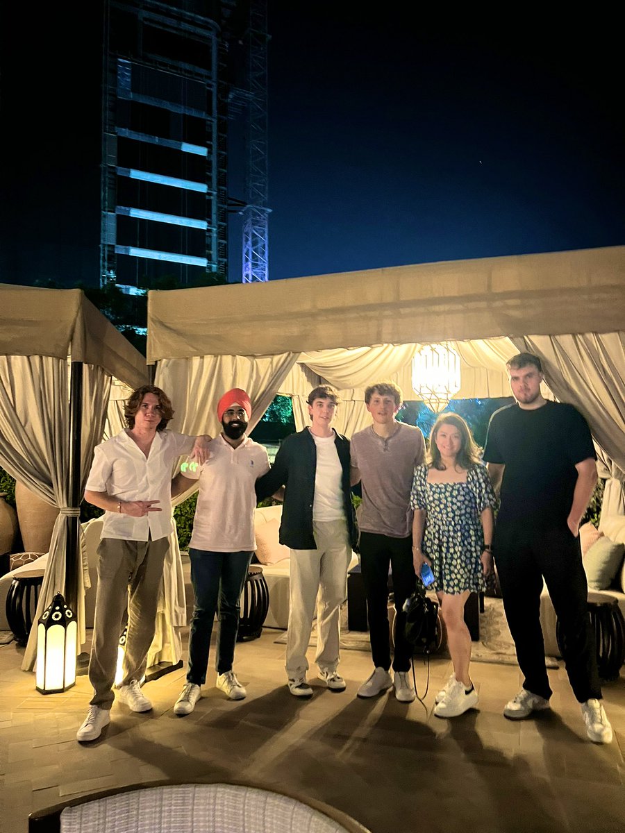 seeksahib's tweet photo. Gm 

It’s always been show time .. 

Last week was all about recouping our energy and ideas for the year ahead.

Guns out, ready to fire one cannon ball at a time 🫡

@Web3Arcadia / @PandoraGrowth https://t.co/pJungqtLpe