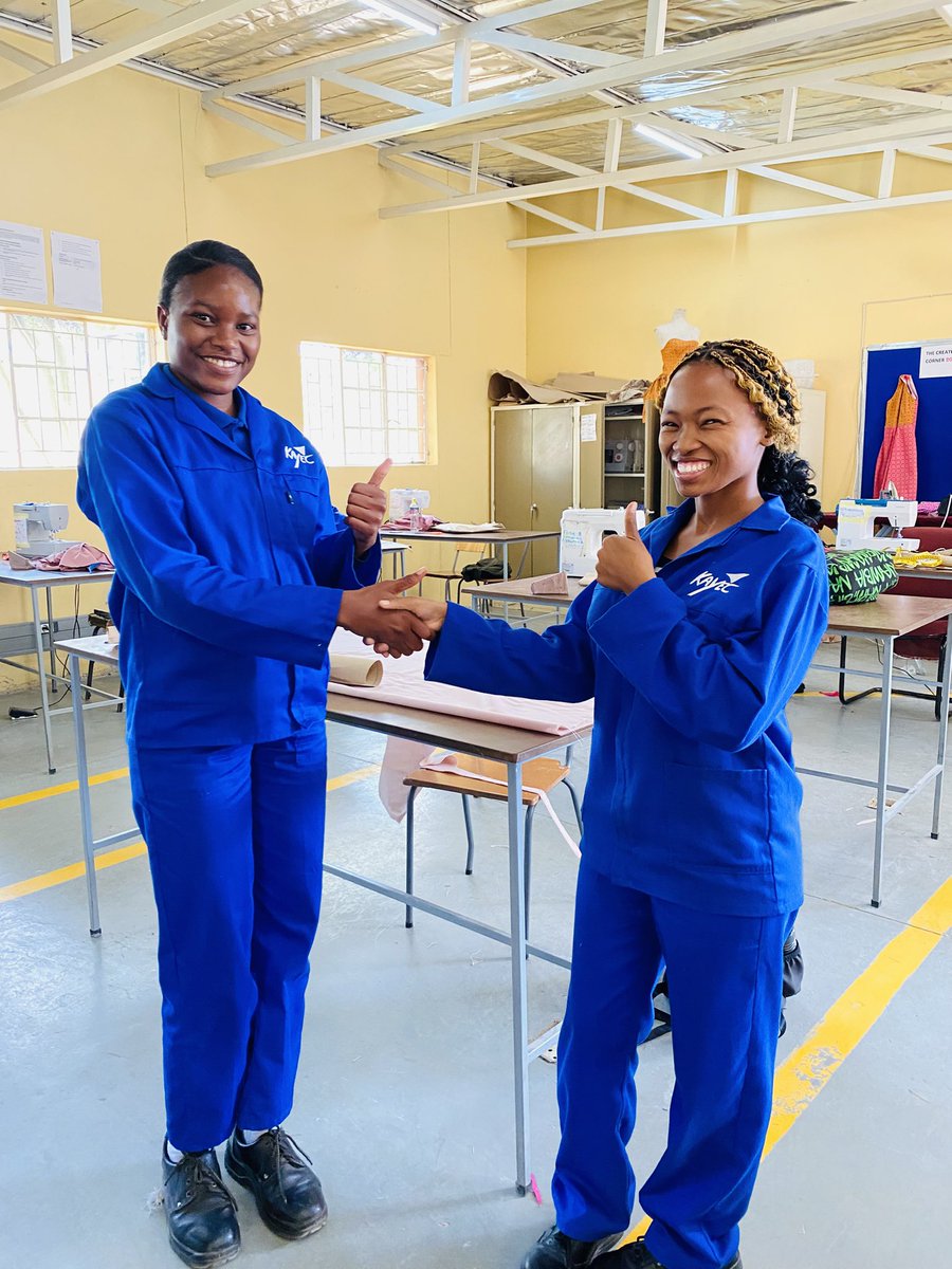 kayectrust's tweet image. Meet the future designers in their element — creativity, focus, and flair on full display! 🎨✂️✨
#KAYECDesigners
#FutureCreators
#VocationalSkills
#HandsOnLearning
#DesignInProgress
#ProudlyKAYEC
#YouthInAction
#CreativeMinds
#NextGenTalent
#SkillsForSuccess