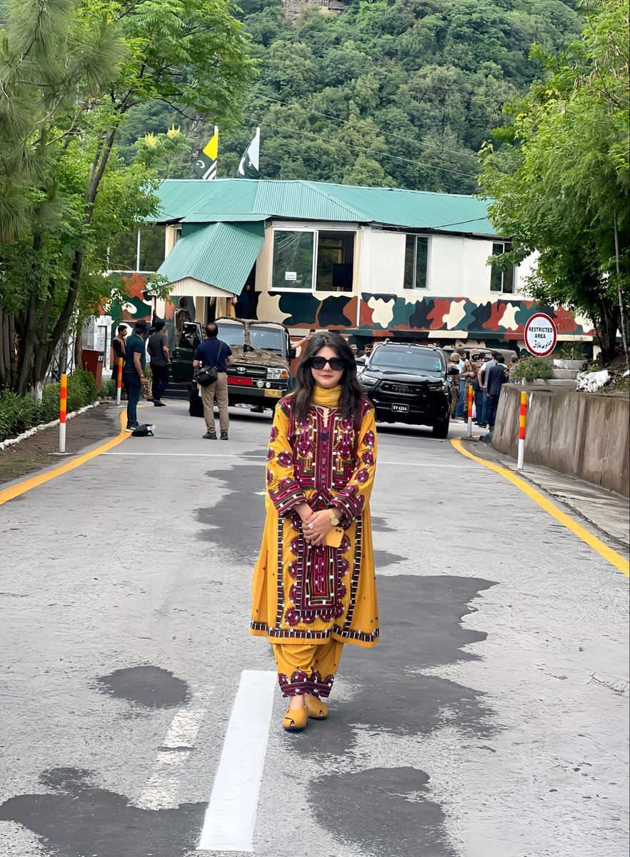 Zainitweetspk's tweet photo. 📍 Line Of Control
No one can beat my Piyara Pakistan 🇵🇰 Never Ever! 

#IndiaPakistanWar #ForPakistan #kashmir #Lineofcontrol https://t.co/7uF24FqDGN