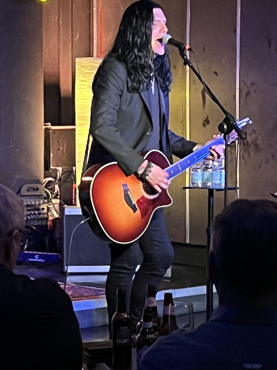 Ieri sera a Brescia sempre a vedere il grande Todd Kerns! ☺️