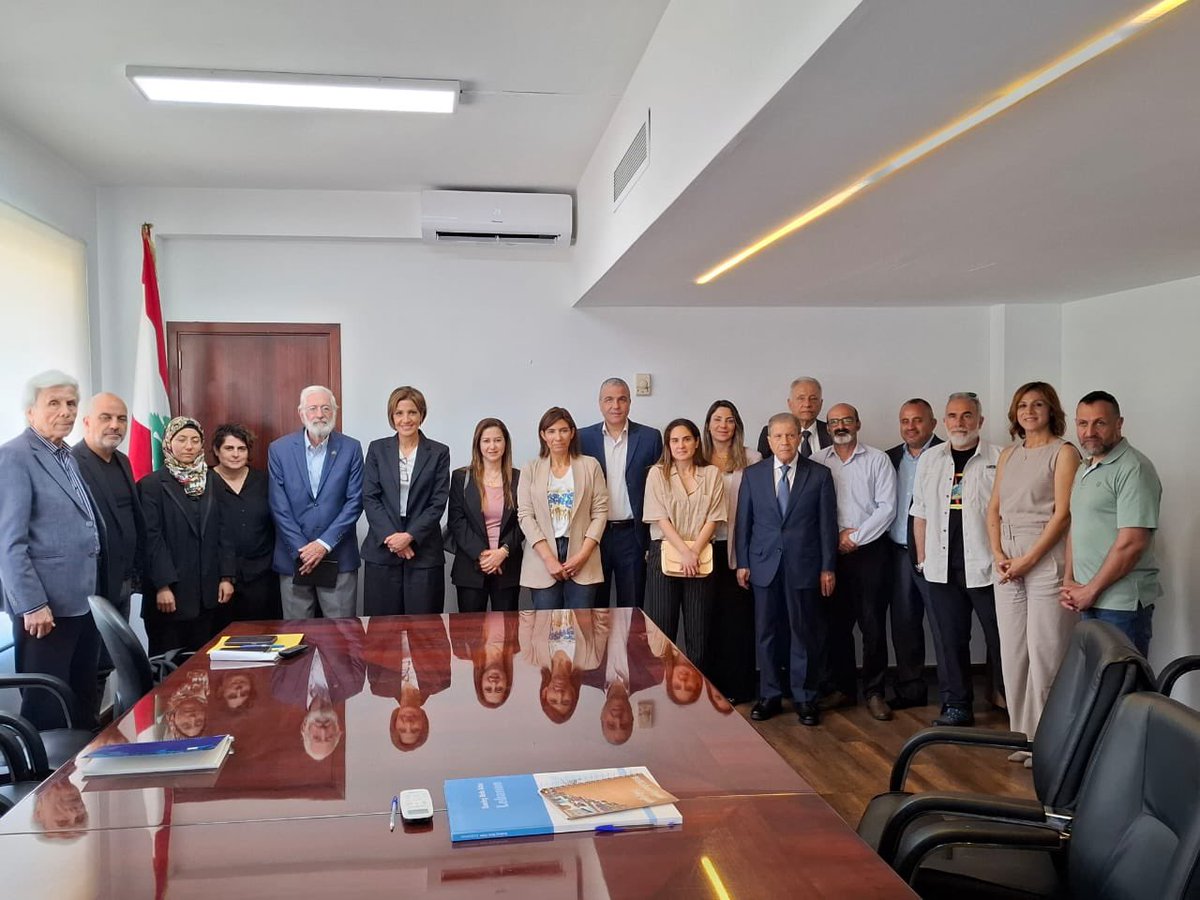 دعت وزيرة البيئة، الدكتورة تمارا الزين <a href="/tamara_elzein/">Tamara ELZEIN 🇱🇧</a> ، ممثلي لجان المحميات الطبيعية في لبنان لاجتماع تشاوري حول واقع المحميات والتي أدرجتها الوزيرة الزين ضمن خطة عمل الوزارة للأشهر القادمة. 
أكدت الوزيرة الزين على إصرار وزارة البيئة على أهمية الحفاظ على الإرث الطبيعي للبنان
1/3