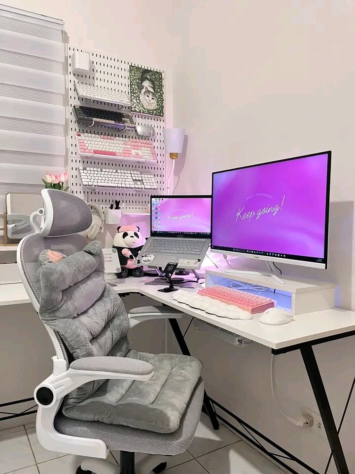 ClickUpWithAda's tweet image. Visualizing my ideal workspace and manifesting it into reality before July! Who&apos;s with me?                      #DreamBig #WorkspaceVibes #JulyGoals