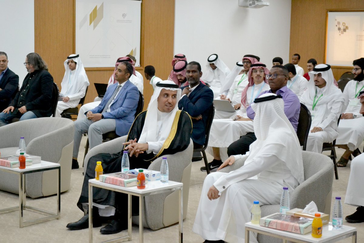 IAU_dpyss's tweet image. برعاية كريمة من سعادة نائب رئيس الجامعة أقيم حفل تكريم الفائزين بالمراكز الثلاثة الأولى في مسابقة برمجاثون 3   والذي نظمة قسم الحاسب بالعمادة، حيث حصل المركز الأول على جائزة بقيمة 6000 ريال والمركز الثاني 5000 ريال والمركز الثالث 4000 ريال نبارك للفائزين ومزيدًا من التميز والنجاح