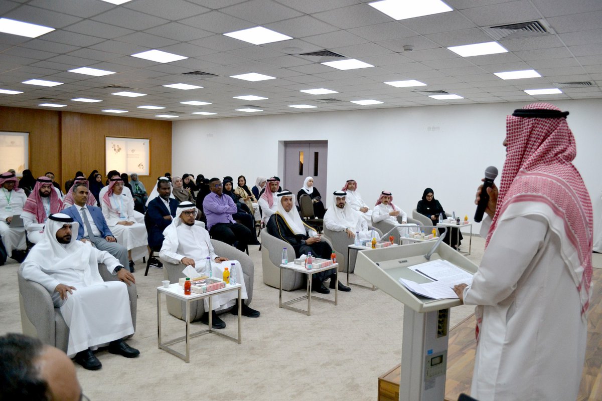 IAU_dpyss's tweet image. برعاية كريمة من سعادة نائب رئيس الجامعة أقيم حفل تكريم الفائزين بالمراكز الثلاثة الأولى في مسابقة برمجاثون 3   والذي نظمة قسم الحاسب بالعمادة، حيث حصل المركز الأول على جائزة بقيمة 6000 ريال والمركز الثاني 5000 ريال والمركز الثالث 4000 ريال نبارك للفائزين ومزيدًا من التميز والنجاح
