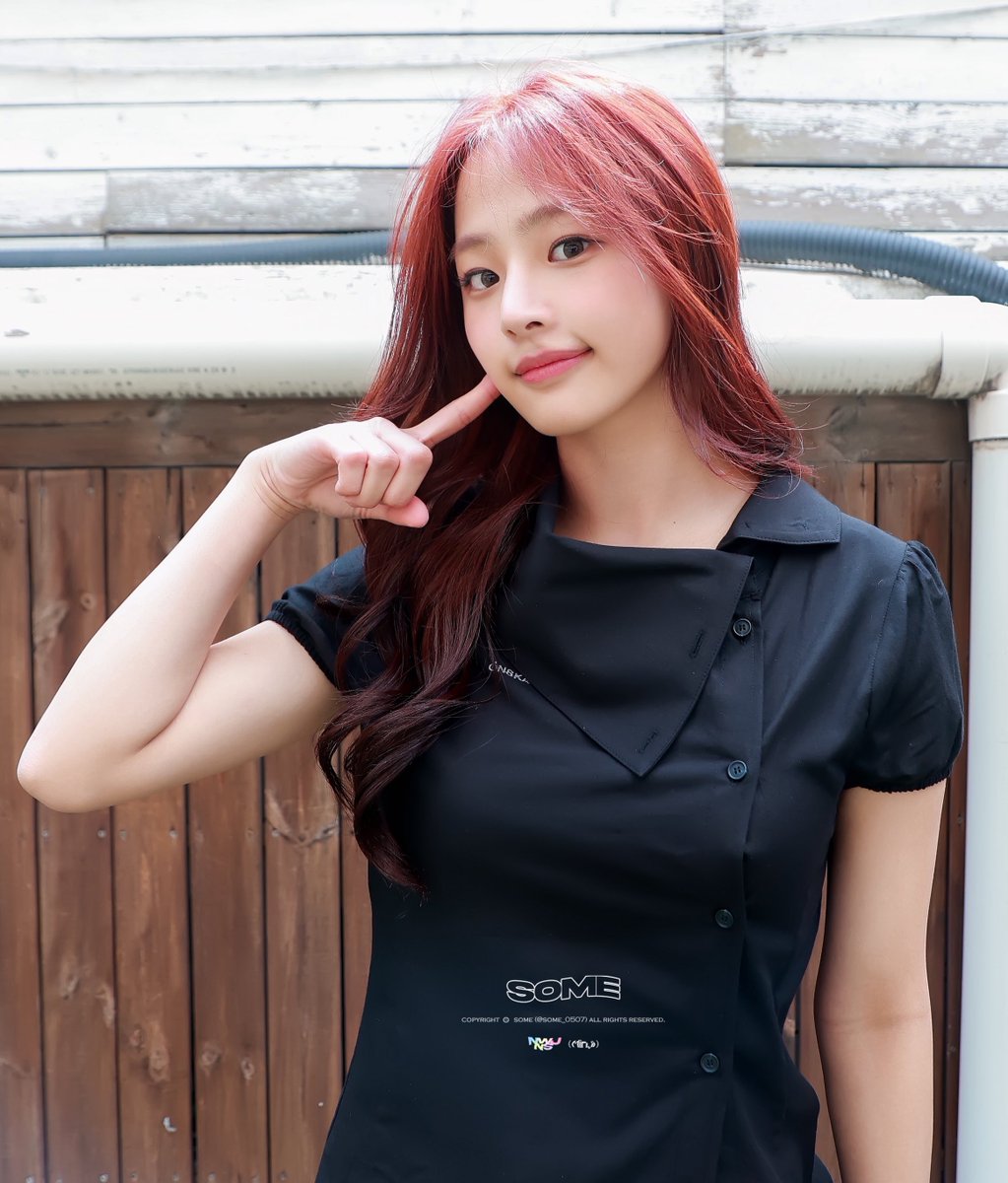 newjeans_loop's tweet photo. Look at her https://t.co/xs6emxtJDr