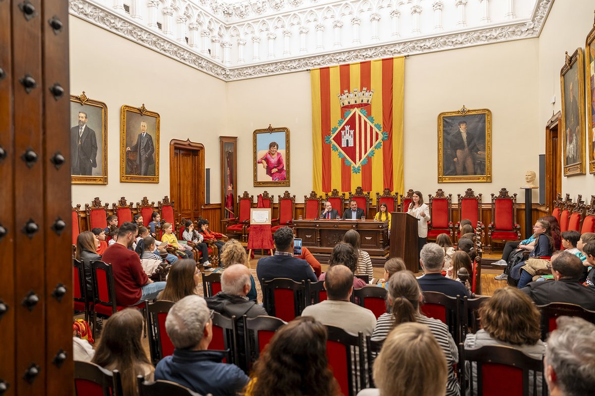 Ajuntament de Terrassa (@ajterrassa) on Twitter photo 1/🌟 Terrassa, ‘Ciutat Amiga de la Infància i Adolescència’🌟
Ahir l'alcalde <a href="/jordi_ballart/">Jordi Ballart Pastor</a> i el president d’<a href="/unicef_cat/">UNICEF Comitè Catalunya</a>, Jaume Lanaspa, vam fer la ratificació d'aquest reconeixement. Un orgull per #Terrassa i una mostra de tota la feina feta! 👧👦
bit.ly/CiutatAmigaInf… 👇 1/🌟 Terrassa, ‘Ciutat Amiga de la Infància i Adolescència’🌟
Ahir l'alcalde <a href="/jordi_ballart/">Jordi Ballart Pastor</a> i el president d’<a href="/unicef_cat/">UNICEF Comitè Catalunya</a>, Jaume Lanaspa, vam fer la ratificació d'aquest reconeixement. Un orgull per #Terrassa i una mostra de tota la feina feta! 👧👦
bit.ly/CiutatAmigaInf… 👇