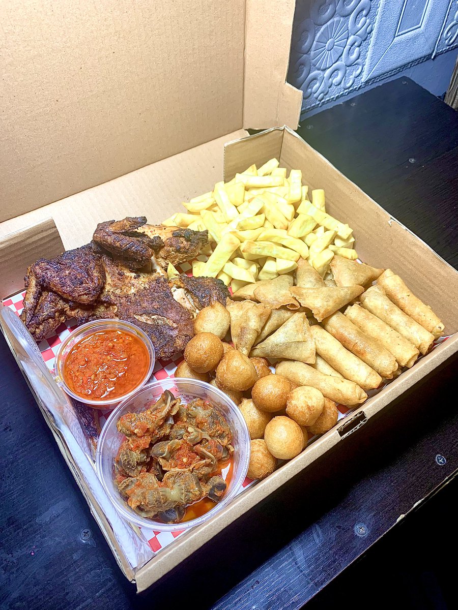 Uniquechops_'s tweet image. Oya, come chop small chops! We've got peppered gizzard that's bursting with flavor, crunchy spring rolls, tasty samosas, those sweet puff-puffs you love, properly grilled chicken, and plenty of yummy fries. Don't forget the pepper sauce to ginger everything up
Call :09153004100