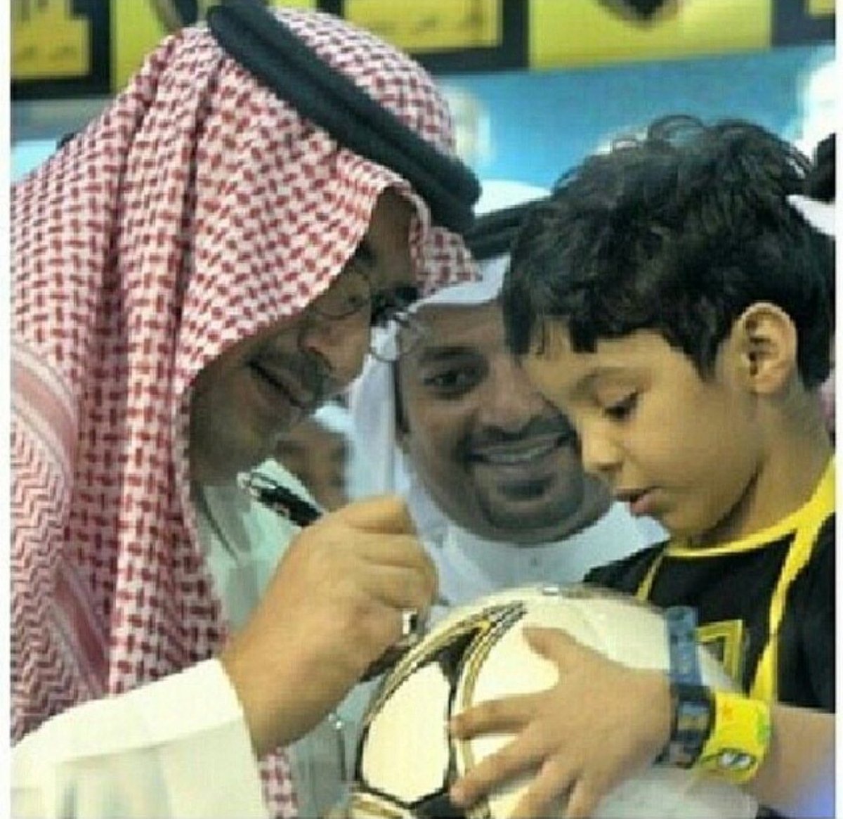 fuadalahmadi's tweet image. لأنك أجمل