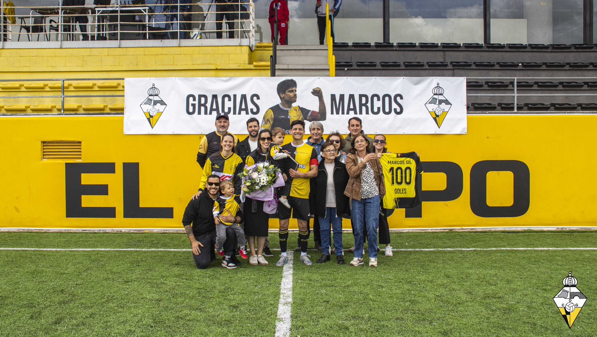 CDGalapagar's tweet photo. 💛🖤 ¡GRACIAS, MARCOS! 🖤💛

Así de especial fue el partido que vivió @marcos90gil el domingo en El Chopo. 

#UnPuebloDosColoresUnaIlusión💛🖤 https://t.co/esJ4XPp6Xk