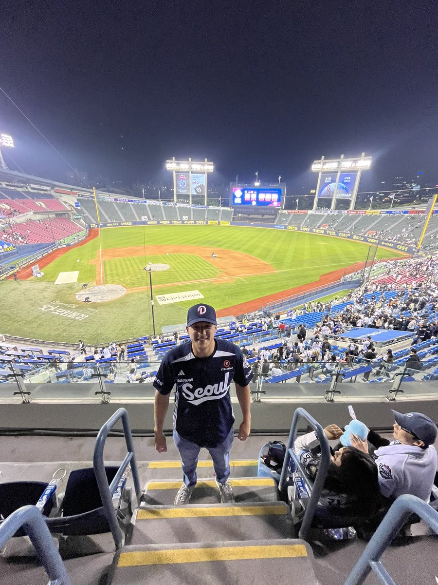 Headed to South Korea 🇰🇷 for a holiday and took in some great K-league games and a bit of KBO baseball. 

Really cool place, really cool fan culture - would highly recommend. Best game was Jessie Lingard’s FC Seoul at the Pohang Steelers. Best atmosphere was the Doosan Bears ⚾️