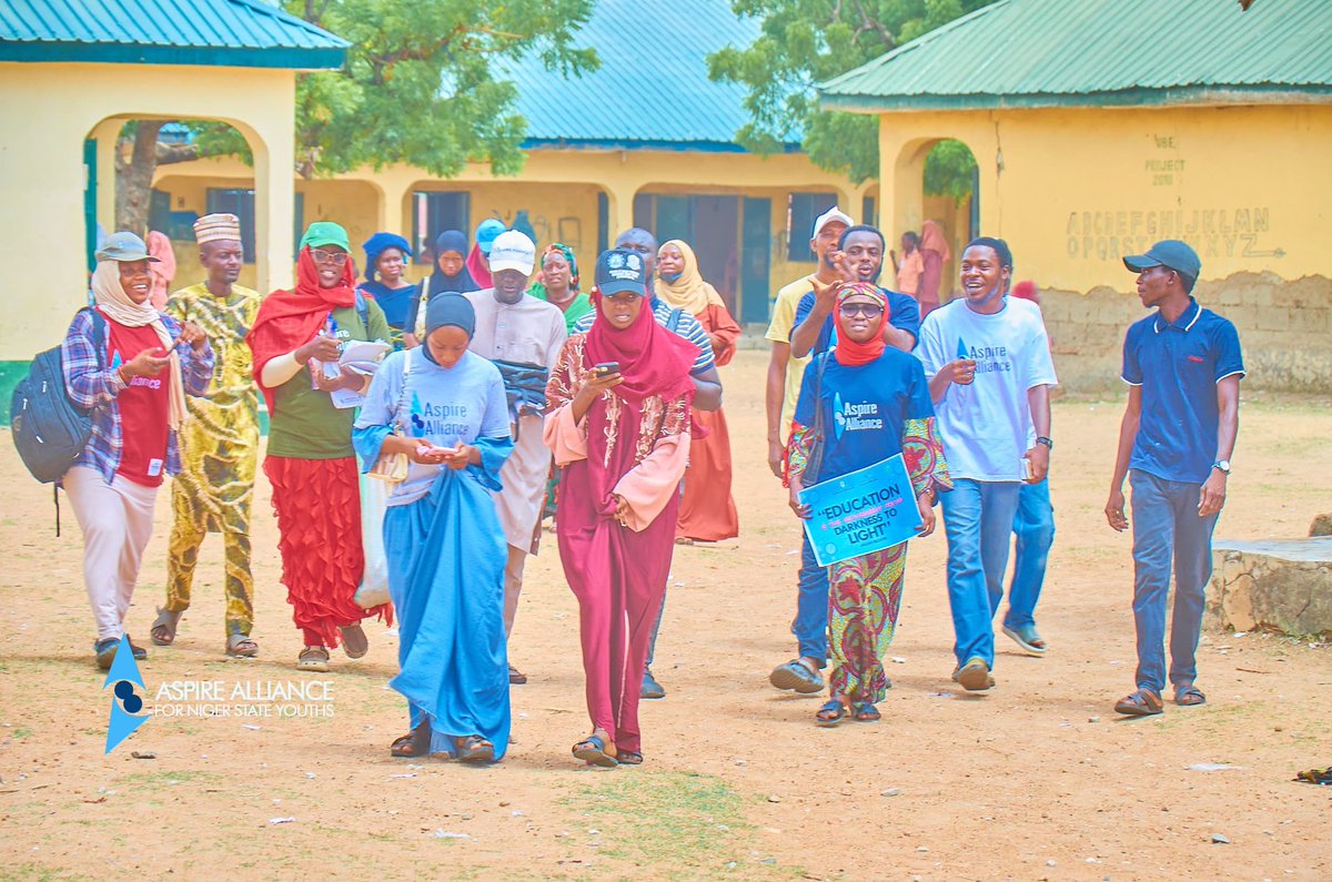 Chillinmastaa's tweet photo. BIG WEEK for EDUCATION in MINNA! 

During the education outreach; 1,758 pupils benefitted, including orphans and specially-abled children.

All in our commitment to promote education and secure the future! 

#PBTS #NGSIRS #AANY 📚🎒✏️📏 https://t.co/EaUzAU4zR0