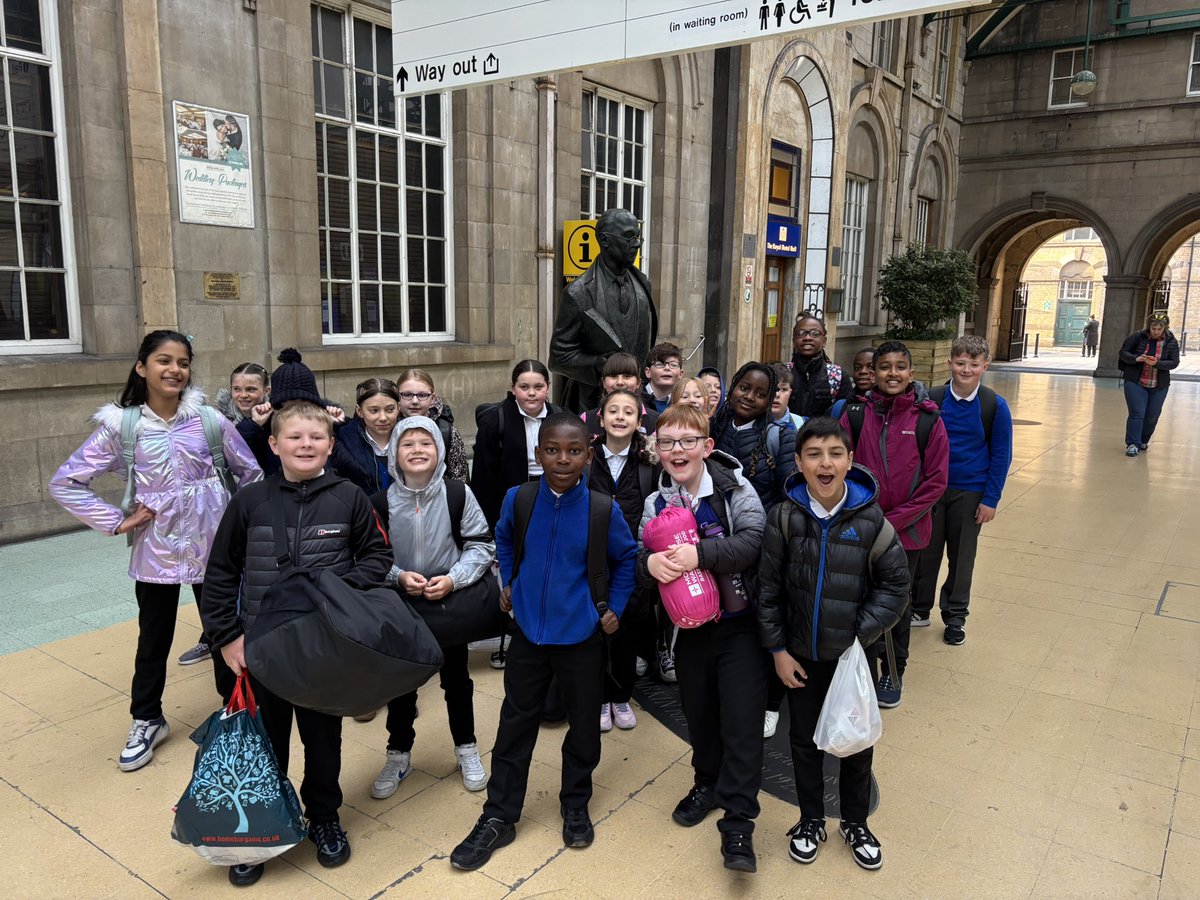 Delta Mersey - Year 5 (@deltamerseyyr5) on Twitter photo Lots of smiling faces very early this morning!! Ready to arrive in London soon! <a href="/DeltaMersey/">DeltaMersey</a> Lots of smiling faces very early this morning!! Ready to arrive in London soon! <a href="/DeltaMersey/">DeltaMersey</a>