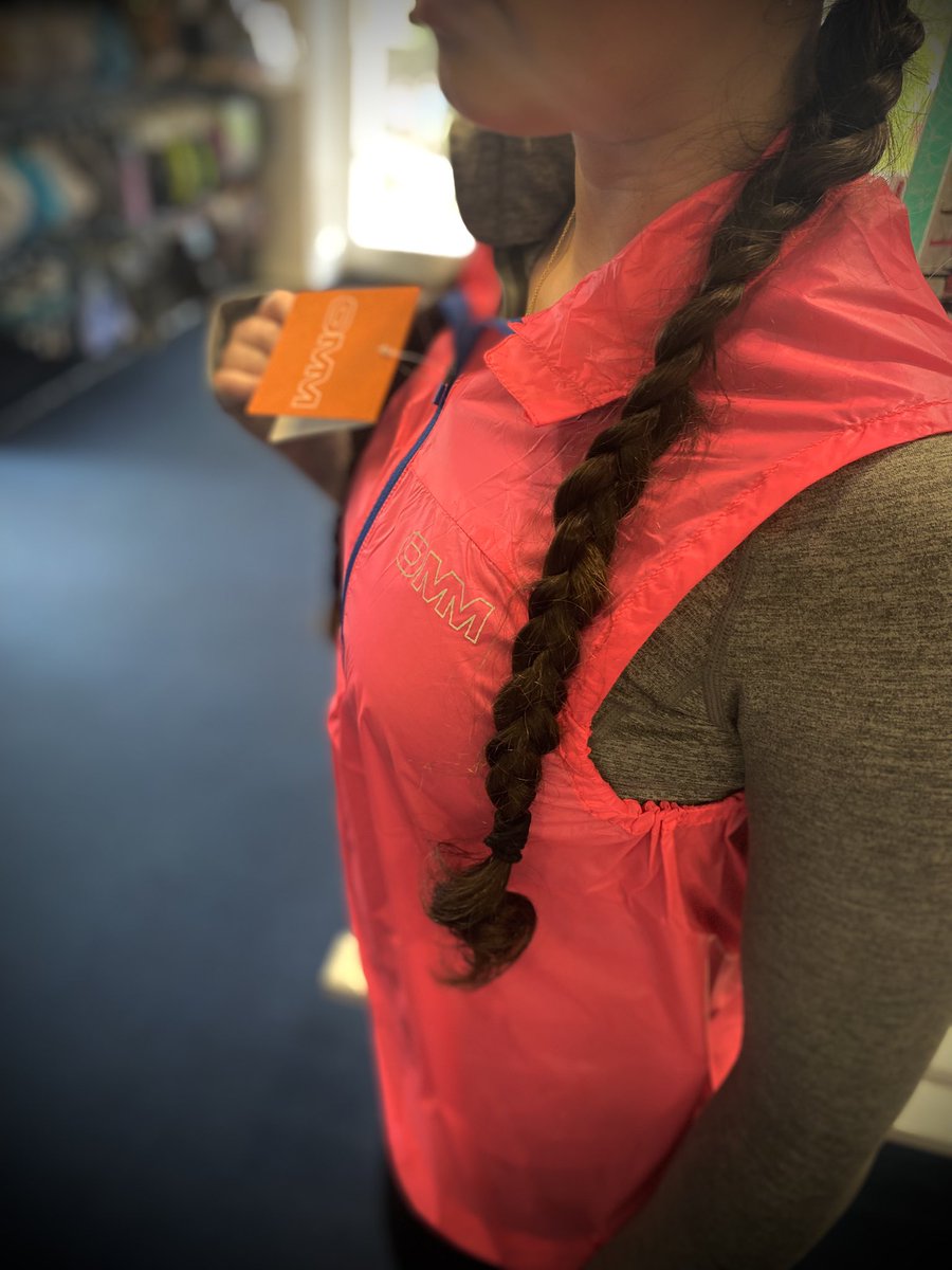 For mornings like today when the temperature outside is just a little too fresh, the OMM Sonic Vest will be your go-to layer 🏃🏽‍♀️

Online 👉🏼 derbyrunner.co.uk/facetresultsal…

#derbyrunner #byrunnersforrunners #since1988 #omm