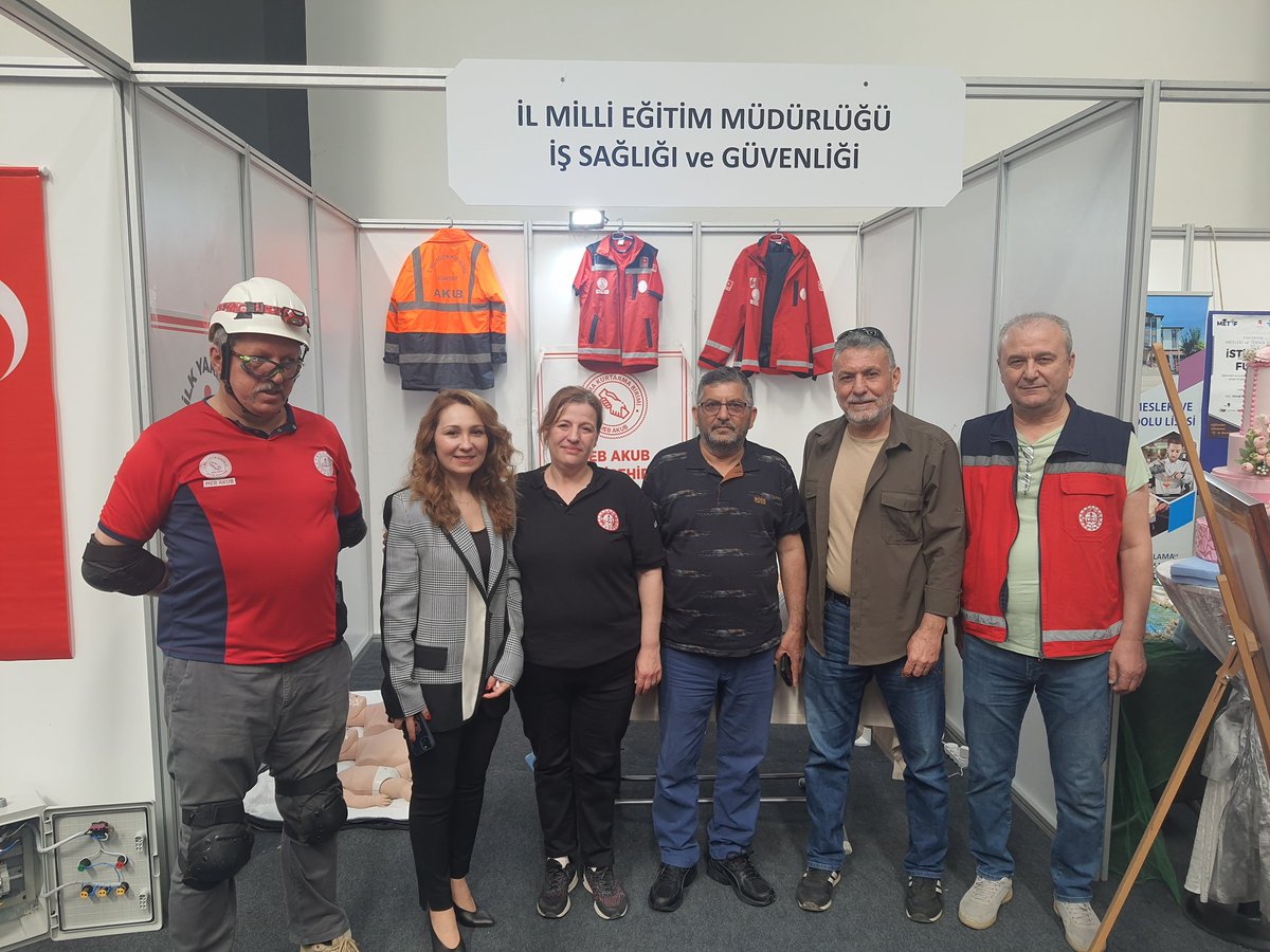 İş Sağlığı ve Güvenliği Birimi olarak Eskişehir istihdam  fuarında yerimizi aldık.
@Yusuf_Tekin  <a href="/meb_dhgm/">Destek Hizmetleri Genel Müdürlüğü</a> <a href="/ozkan_meb/">Özkan AVCI</a> <a href="/EskisehirMem/">Eskişehir İl Milli Eğitim Müdürlüğü</a> <a href="/sinan_umem/">Sinan Aydın</a> <a href="/anilosman/">Osman ANIL</a>