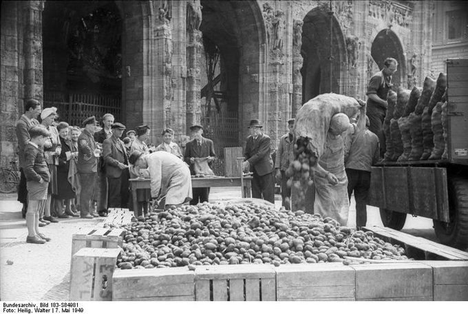 7 May 1949: potatoes on sale at Leipziger Platz in East Berlin (via Bundesarchiv)