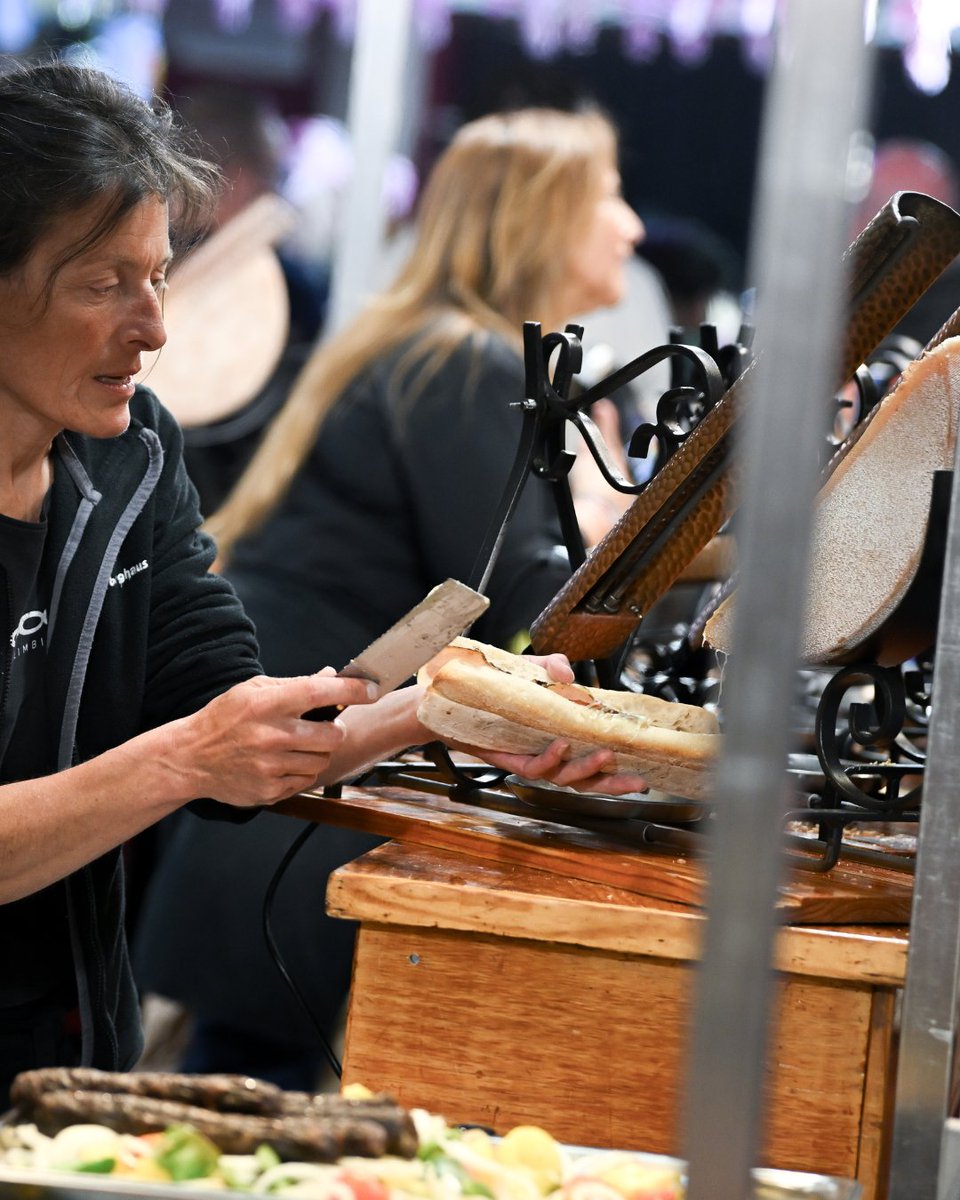 🍴 À Foire de Paris, la food est un voyage 🌍

Restaurants assis, foodtrucks, produits du terroir, cuisines du monde, guinguette… +40 destinations à savourer sur #WorldInParis, un événement Foire de Paris.
📍 Paris Expo Porte de Versailles 
👉 event.foiredeparis.fr/2026/