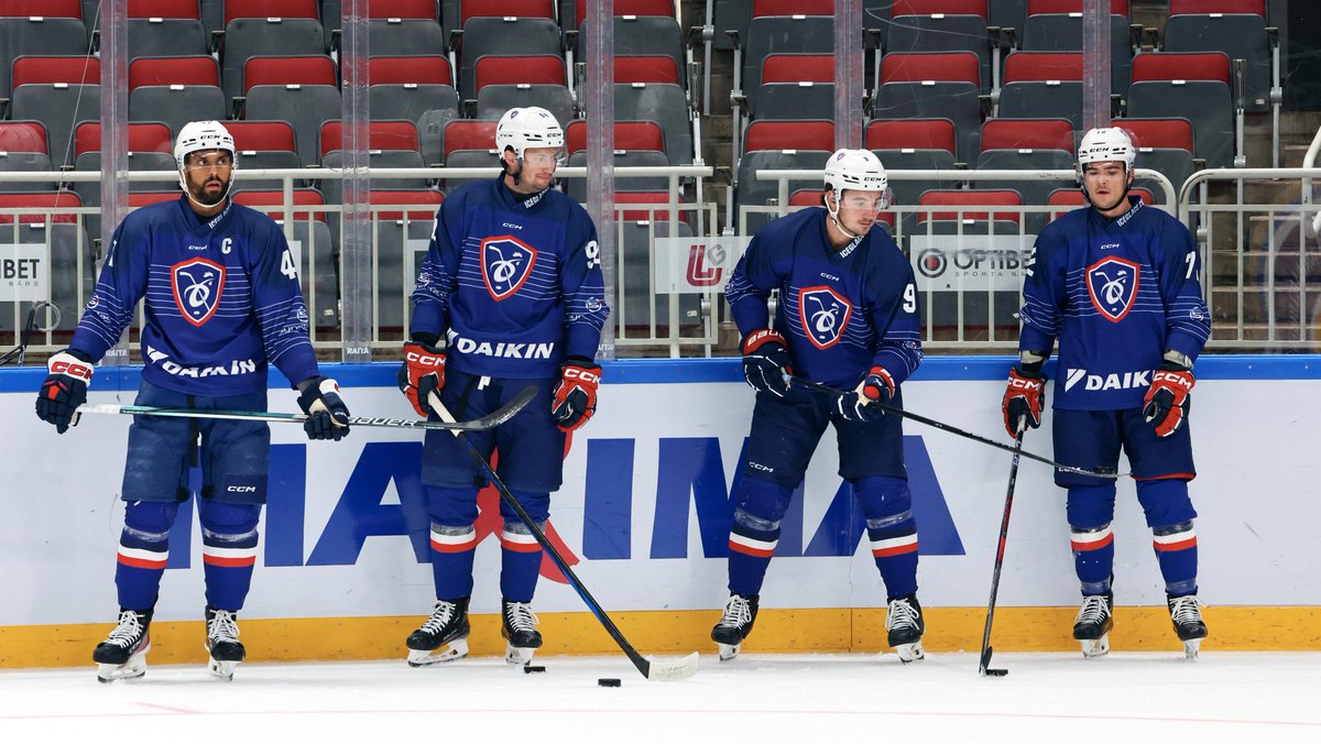 Le calendrier de nos Bleus au Mondial ⤵️

Sam. 10 à 20h20 ➡️🆚🇱🇻  LAT
Dim. 11 à 20h20 ➡️🆚🇫🇮 FIN
Mar. 13 à 20h20 ➡️🆚🇨🇦 CAN
Mer. 14 à 16h20 ➡️🆚🇸🇰 SVK
Ven. 16 à 16h20 ➡️🆚🇦🇹 AUT
Sam. 17 à 16h20 ➡️🆚🇸🇪 SWE
Lun. 19 à 16h20 ➡️🆚🇸🇮 SLO

📺 Hockeyfrance.tv 

#TeamFranceHockey