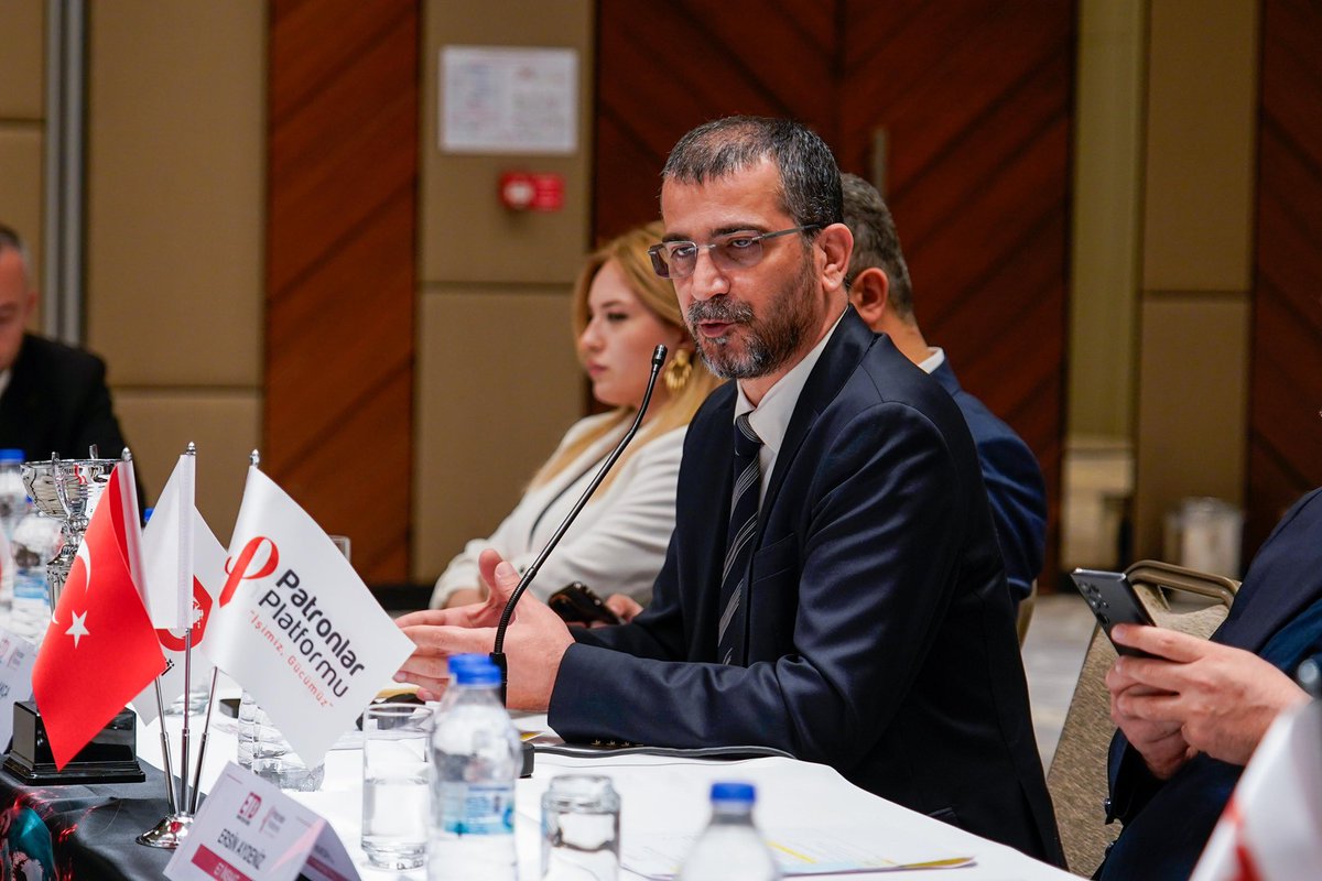 ekonomiticaret's tweet photo. Patronlar Platformu olarak, iş dünyasının değerli temsilcileriyle bir araya geldiğimiz toplantımızı başarıyla gerçekleştirdik.

Toplantımıza özel konuk olarak katılan @igiadtr İGİAD Başkanı Sayın Hüseyin Akça’ya değerli katkılarından dolayı teşekkür ederiz. https://t.co/7T8goMWUv6