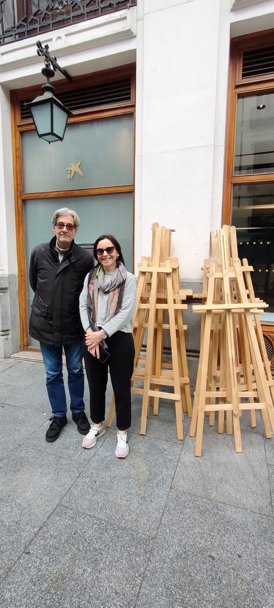 ¡Agradecemos a la Real Liga Naval Española la donación de estos magníficos caballetes!  Estudiantes y profesores del <a href="/IESJTurina/">IES Joaquín Turina</a> los van a disfrutar seguro. ¡Gracias, <a href="/rlneinfo/">Real Liga Naval Española</a> !